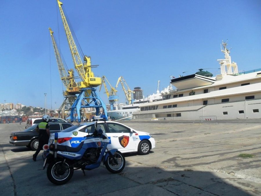 Pas kontrollorit të Policisë në portin e Durrësit, arrestohet edhe biznesmeni në kërkim