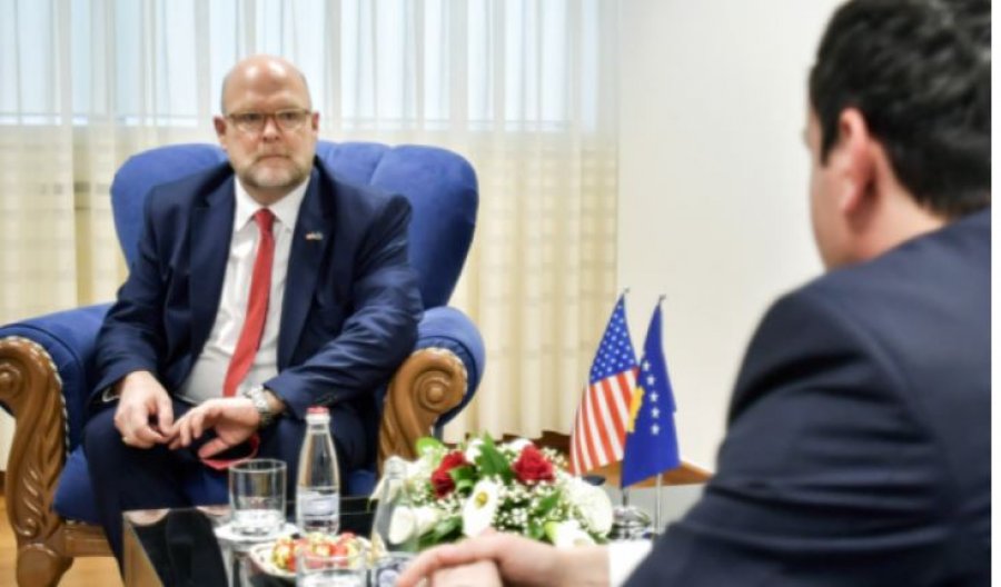 Ambasadori i ShBA-së, Hovenieri i shkon kryeministrit Kurtit në zyrë