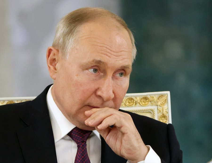 FOTO/ Zbulohet rutina e çuditshme e mëngjesit të Putinit