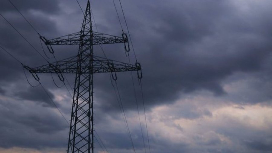 Moti i keq, ndërprerje energjie në Maliq, Pogradec dhe Devoll