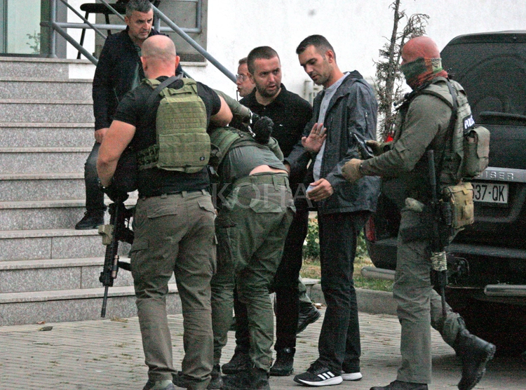 Policia e vlerëson të qetë situatën në Banjskë, Prokuroria i ngarkon me vepra terroriste të arrestuarit