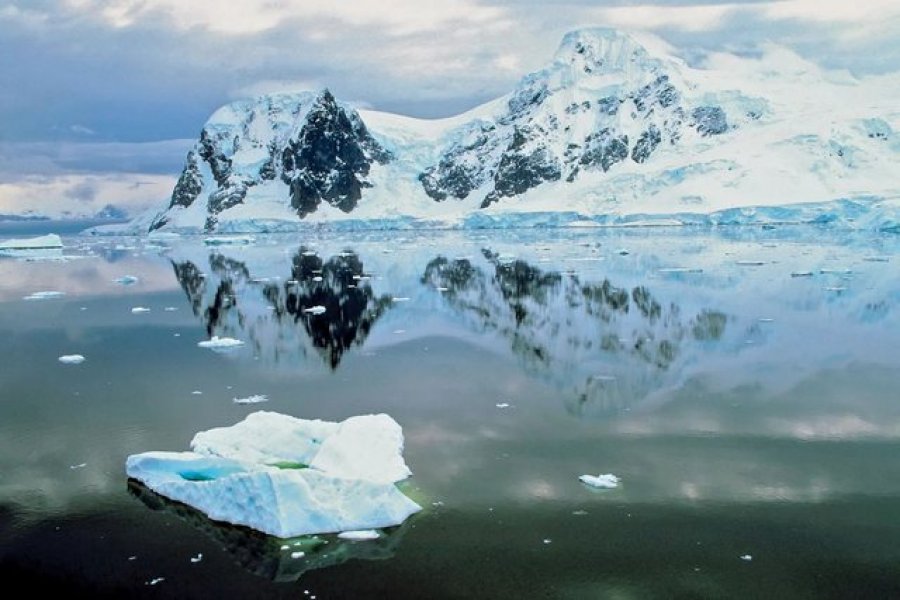 Planeti në rrezik, akulli në Antarktidë arrin në nivelet më të ulëta
