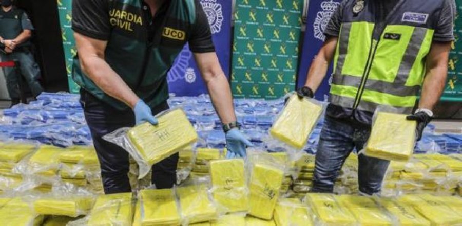 Sekuestrohen në portin e Valencias 1.7 tonë kokainë, arrestohet një shqiptar