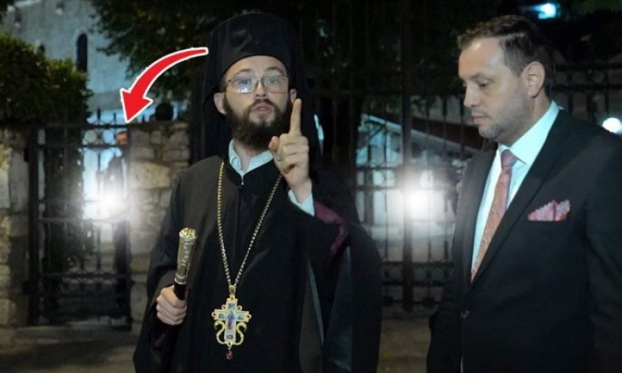VIDEO/ Prifti At Nikolla shkon në kishën serbe, i bënë thirrje KFOR dhe Kurtit që t’i kontrollojë për armë