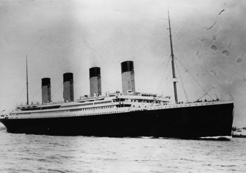 Sa kohë iu desh Titanikut të fundosej?
