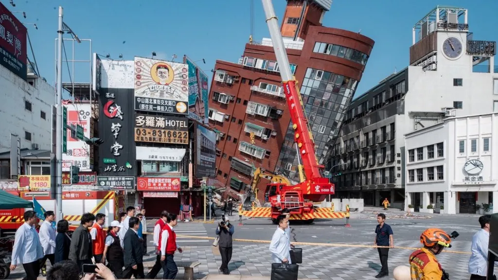 Vazhdojnë përpjekjet e shpëtimit në Tajvan pas tërmetit më të keq të 25 vjetëve të fundit