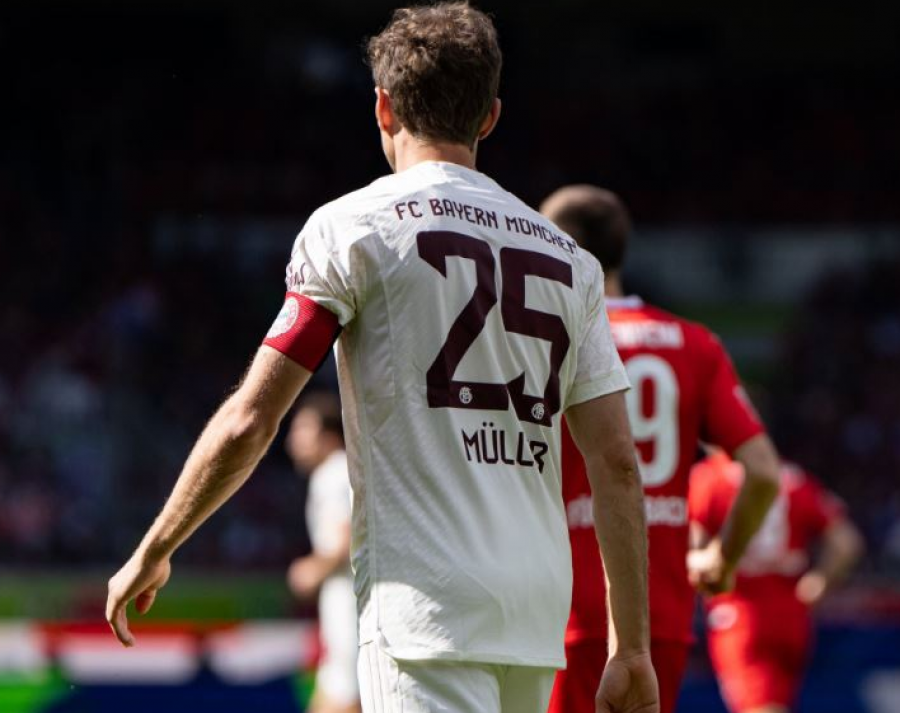Plot 700 ndeshje, Thomas Muller futet në historinë e Bayernit