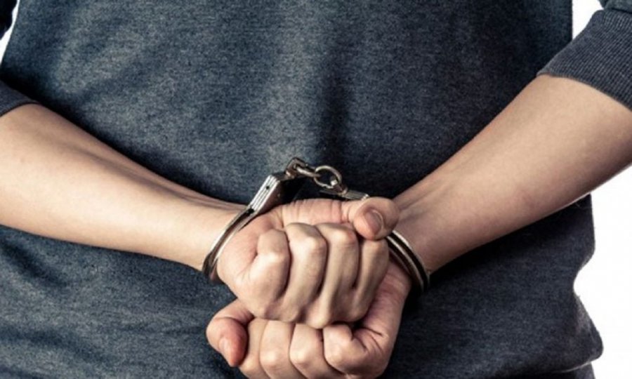 Kapen me kokainë dhe heroinë, dy të arrestuar në Tiranë