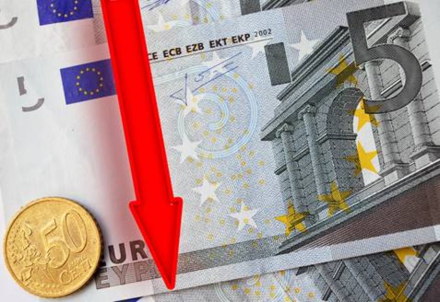 Kursi i Euros vazhdon rënien drejt 102 lekëve, niveli më i ulët në pesë muaj