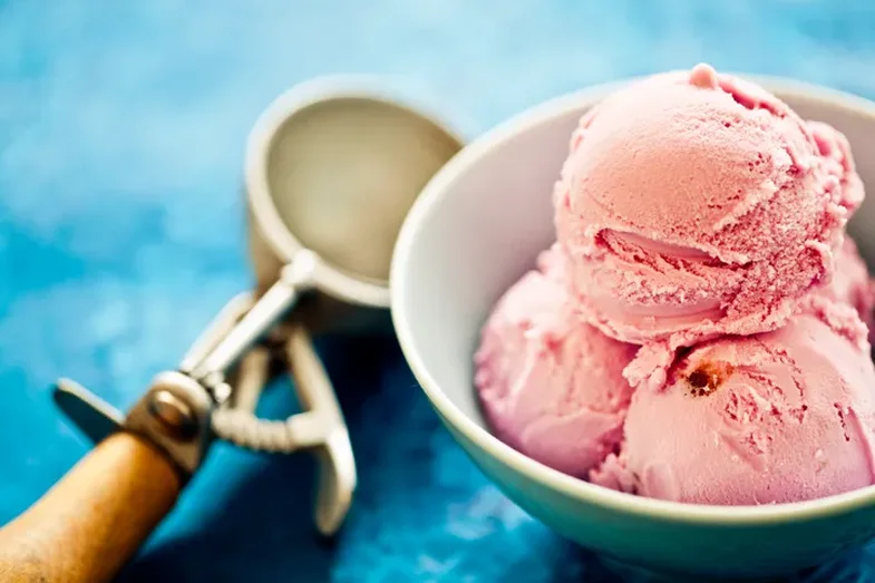 A mund të hani akullore çdo ditë? Përgjigjja mund t’ju surprizojë