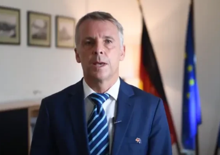 Ambasadori gjerman në Kosovë thirrje Serbisë: Çtensionoje situatën, menjëherë!
