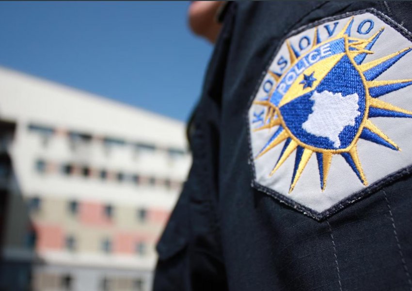 Dy persona të maskuar tentuan t’i vënë flakën një shkolle në Prishtinë