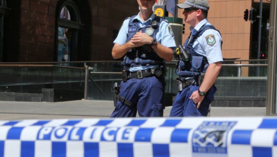 Sulm me thikë në një qendër tregtare në Sidnei, vritet agresori