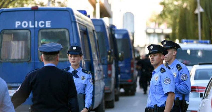Gjuajtje me armë mes dy grupeve në Gjakovë, policia në kërkim të një personi