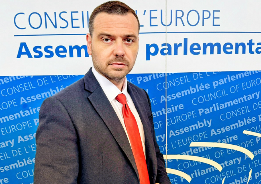 Kryesuesi i delegacionit të Bosnjës në KiE e deklaron votën pro Kosovës