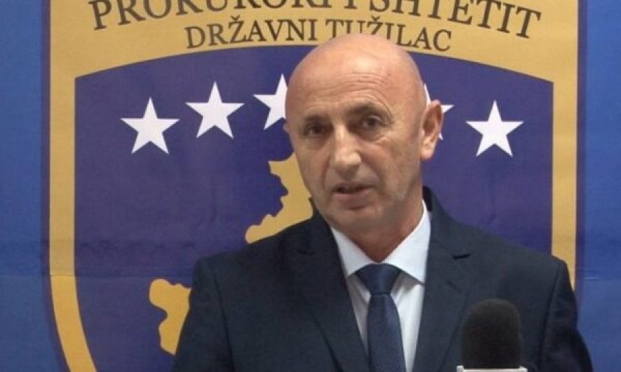 Krimi në Pejë, Kryeprokurori Kurmehaj: Dyshimet e para janë se rasti ka ndodhur në banese, çifti i kanë tre fëmijë