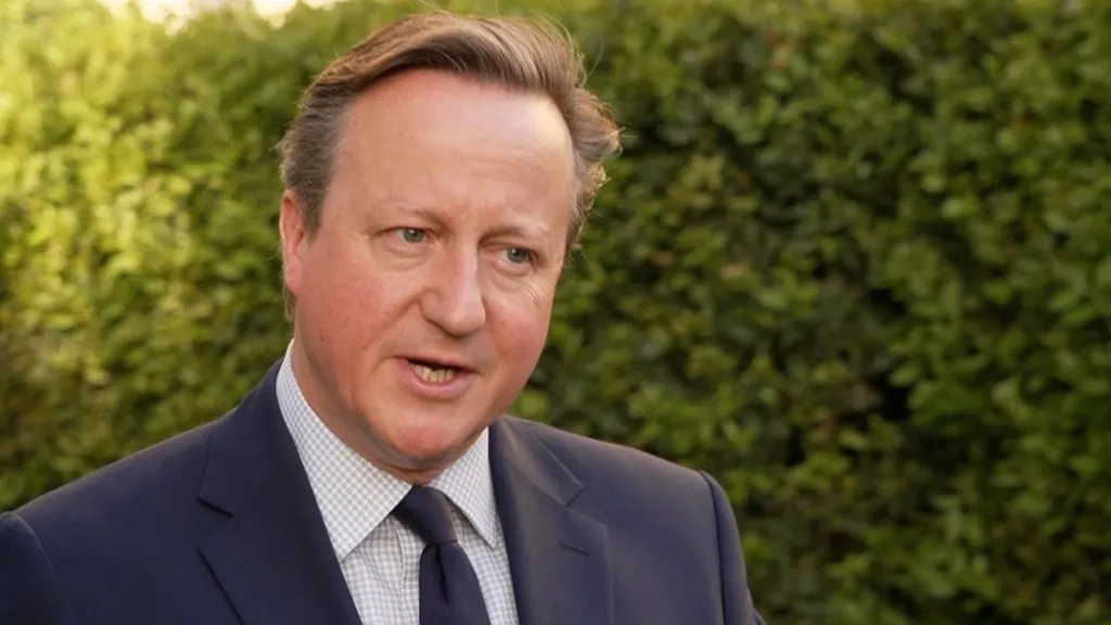 Lordi Cameron zhvillon bisedime në Izrael për të ndalur luftën me Iranin