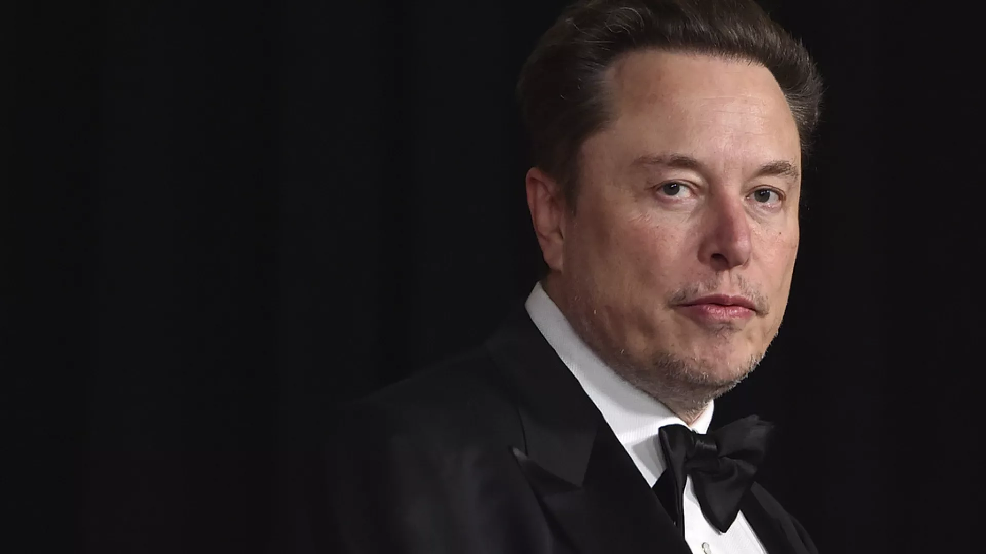 Musk po planifikon një pagesë nga përdoruesit e rinj të X