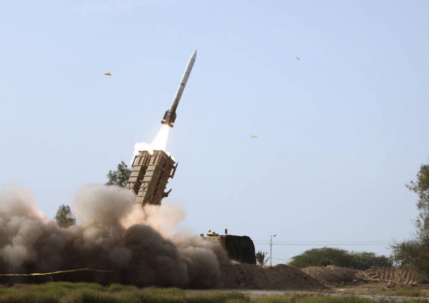 Izraeli kundër Iranit: Nga atentatet e synuara dhe lufta kibernetike te sulmet me raketa