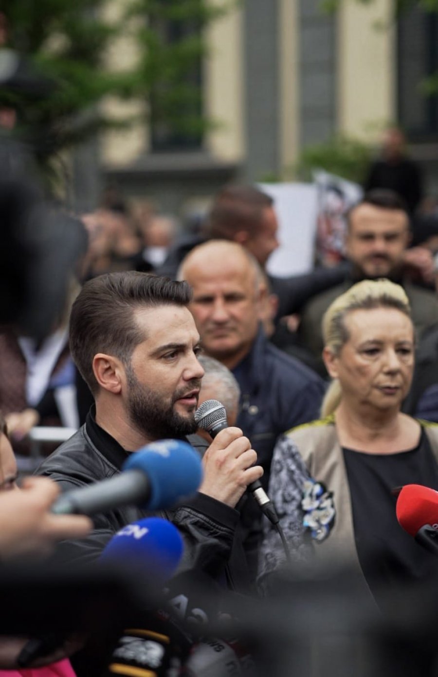 Muçollari: T'i kthejmë Tiranës dinjitetin e nëpërkëmbur