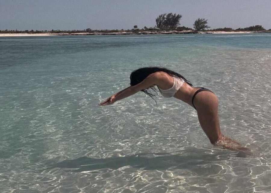 Kim Kardashian bëri xhiron e rrjetit dhe shkak u bë një zhytje në oqean!
