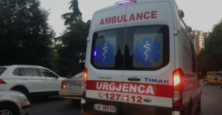 Rrëzohet nga vinçi gjatë punës, plagoset punonjësi i Bashkisë Elbasan