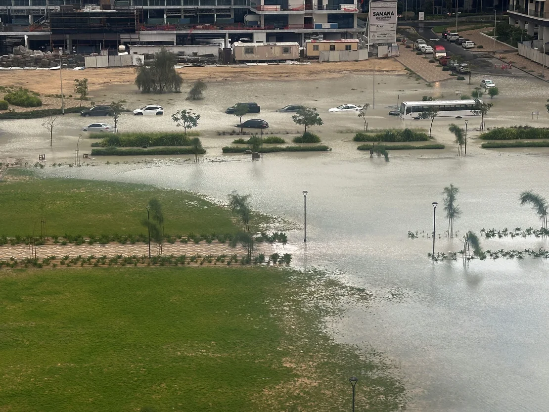Përmbytjet apokaliptike, që shkundën 'qytetin e përsosur'