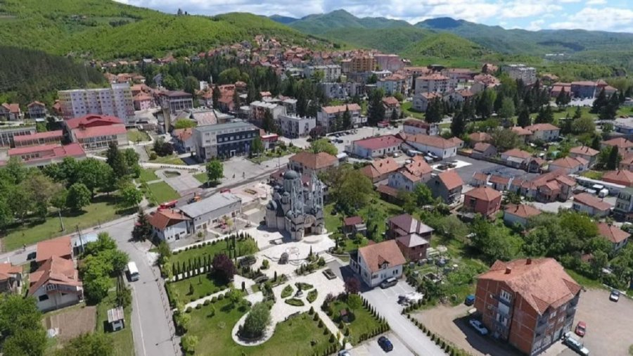 Votimi në 4 komunat në veri të Kosovës, 33 shkolla serbe nuk e lejojnë