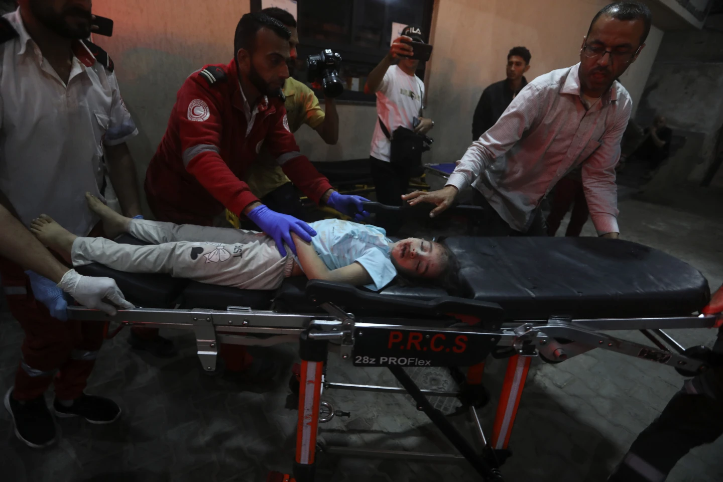 SKENA TË RËNDA/ Sulmet ajrore izraelite në Rafah vrasin 9 palestinezë, ndër ta 6 fëmijë