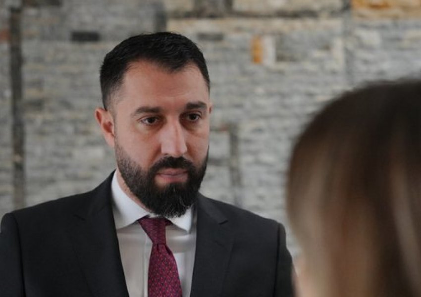 Krasniqi: Lista Serbe dëshiron të ketë monopol mbi politikën e serbëve në Kosovë