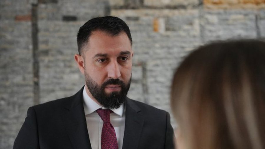 Krasniqi: Lista Serbe dëshiron të ketë monopol mbi politikën e serbëve në Kosovë