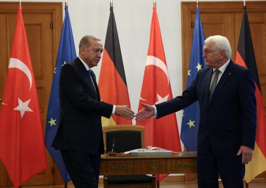 Steinmeier takon Erdogan në vizitën treditore në Turqi