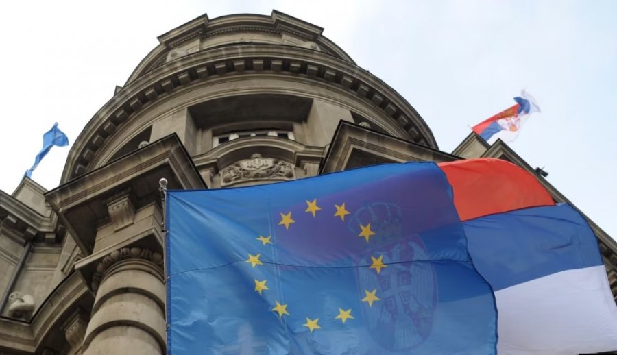 BE-ja kushtëzon zyrtarisht integrimin e Serbisë me normalizimin e raporteve me Kosovën