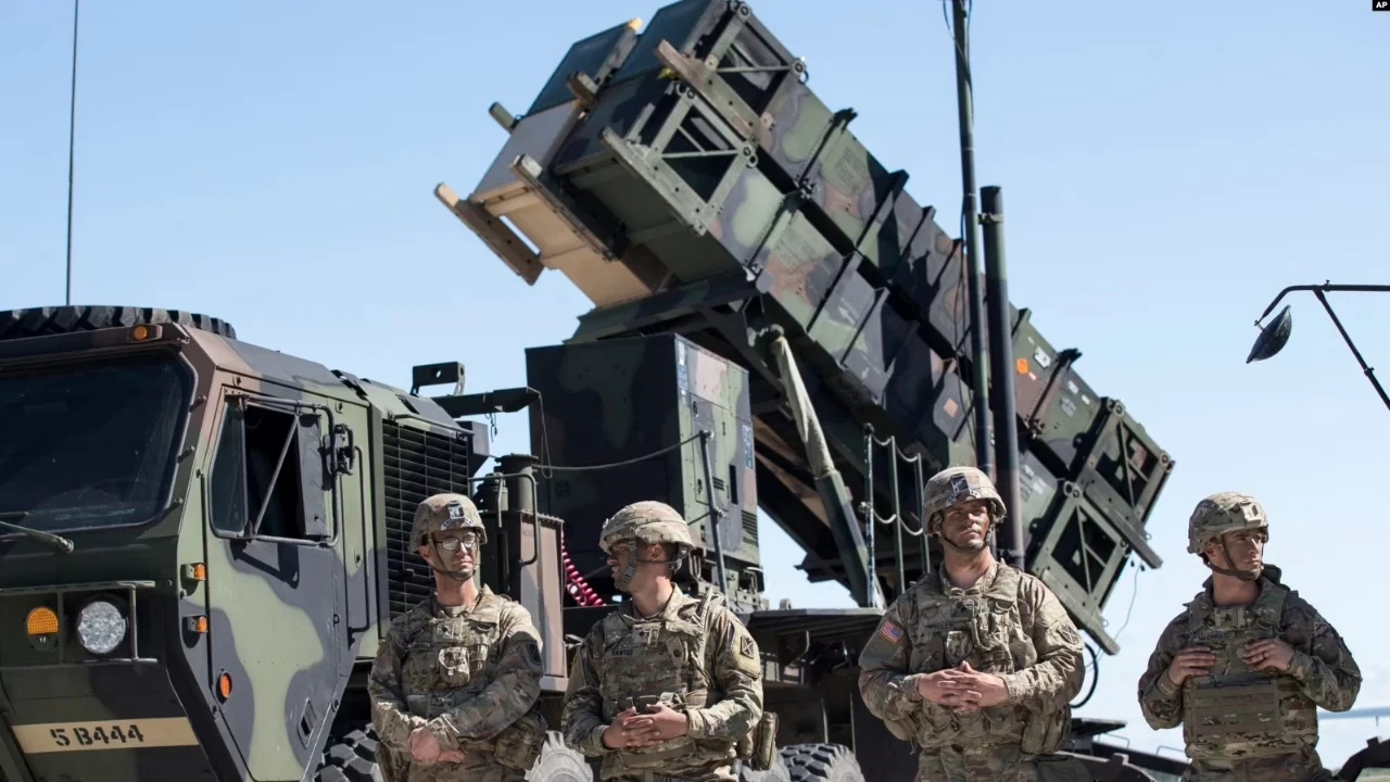 SHBA BE përçahen për ndihmën me raketa për Ukrainën