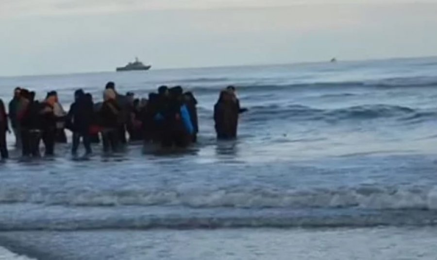 Tragjedi në kanalin e La Manshit, mbytet varka me emigrantë që tentonin të mbërrinin në Britani, mes viktimave një grua dhe një fëmijë