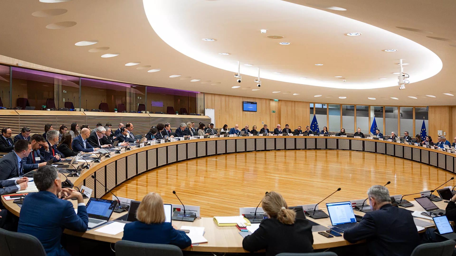 BE iu bën presion 6 shteteve për të caktuar mbikëqyrësit e platformave online