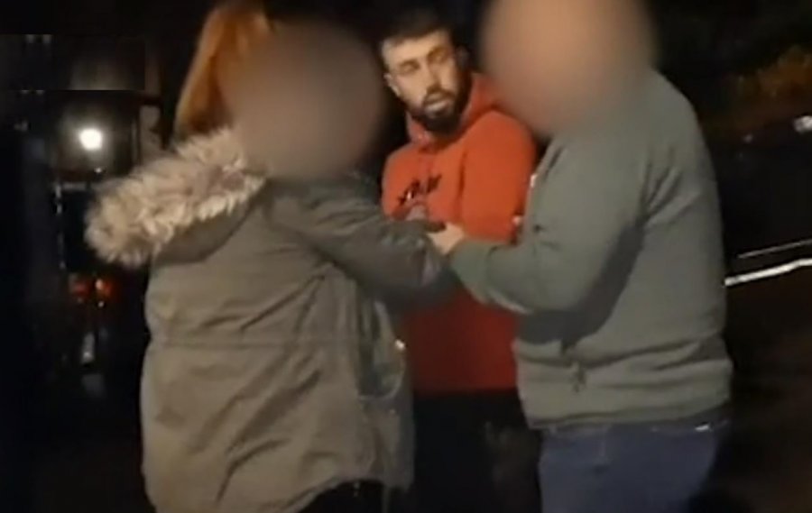 VIDEO/ Çasti kur arrestohet trafikanti shqiptar i gomoneve në Kanalin Anglez që habiti hetuesit: 'Tru pjellor'  