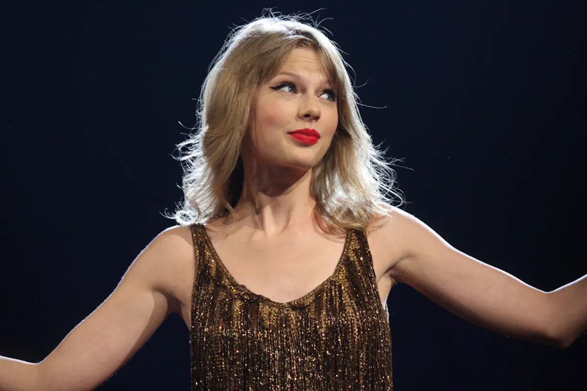 Taylor Swift thyen çdo rekord njëri pas tjetrit me albumin e saj të ri