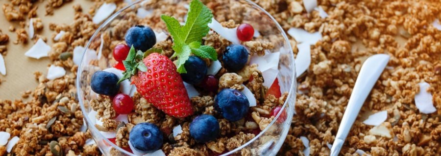 Çfarë duhet të hani për mëngjes, 5 zakone të mira për të qëndruar në formë?