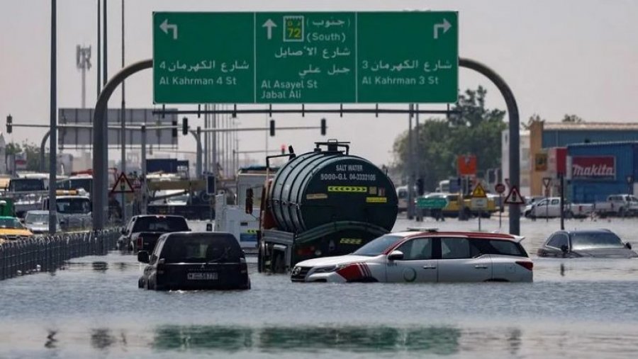 Dubai raporton një 'sëmundje misterioze' të lidhur me përmbytjet e rënda që goditën rajonin
