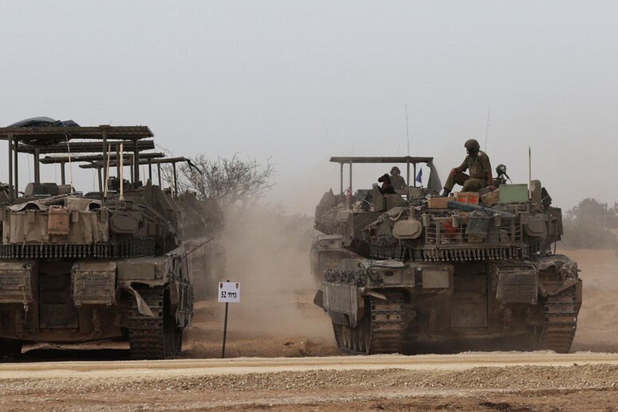 Izraeli gati të hyjë në Rafah, ushtria grumbullon tanke në kufirin me Gazën