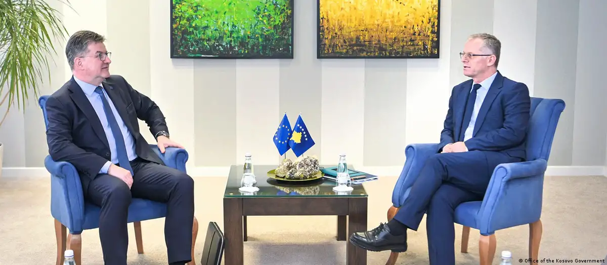 Lajçak prezanton një propozim për çështjen e dinarit në Kosovë