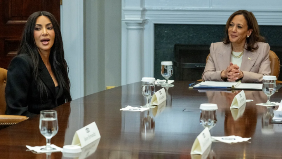 Kim Kardashian e ftuar nderi në Shtëpinë e Bardhë, pritet nga zëvendëspresidentja Harris për të diskutuar mbi reformën në drejtësi penale