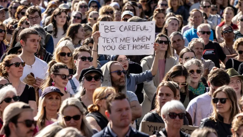 Australianët në protestë, duhen ligje më të ashpra për dhunuesit e grave