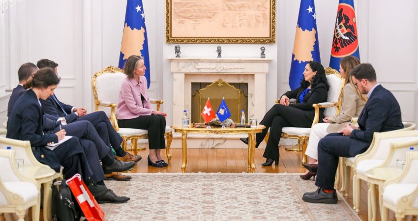 Osmani pret në takim Peneveyren, flasin rreth anëtarësimit të Kosovës në Këshillin e Evropës