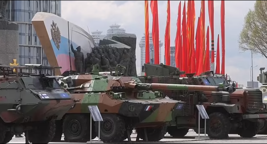 Putin ekspozon 'trofetë e luftës', tanke e armë perëndimore shfaqen në Moskë