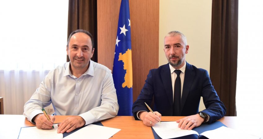 Nënshkruhet memorandumi 368 mijë eurosh në mes ministrisë së Mjedisit dhe komunës së Mitrovicës