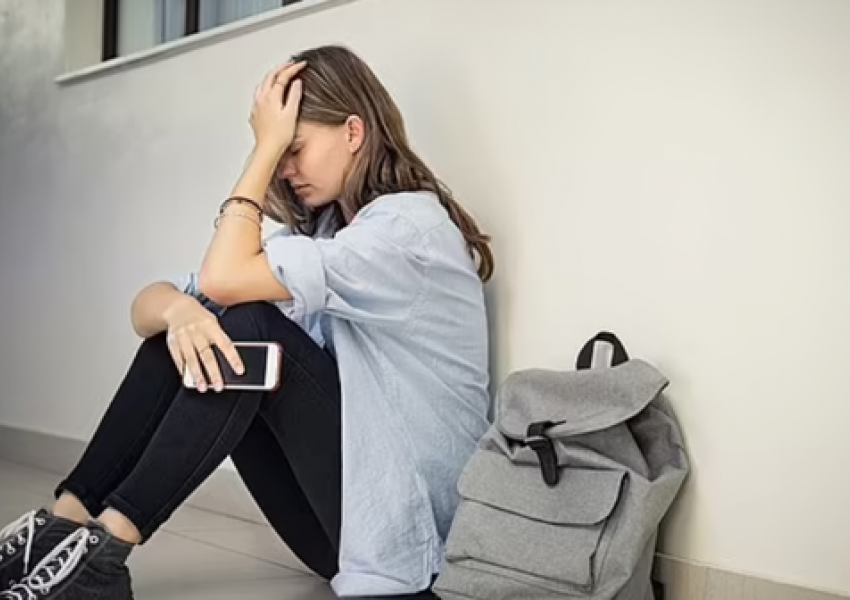 Për faj të smartfonëve, një në pesë adoleshentë përjeton ankth ose depresion