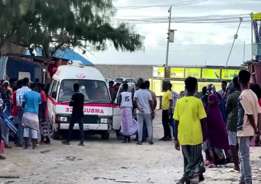 Militantët e al Shabab sulmojnë plazhin, të paktën 32 viktima