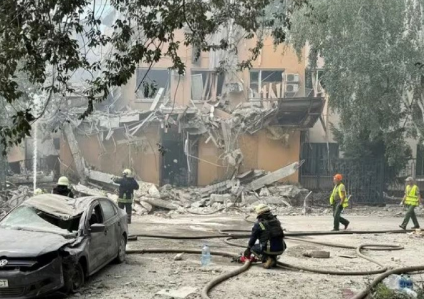 Sulm me raketa ruse në Kharkiv, një i vdekur dhe disa të plagosur